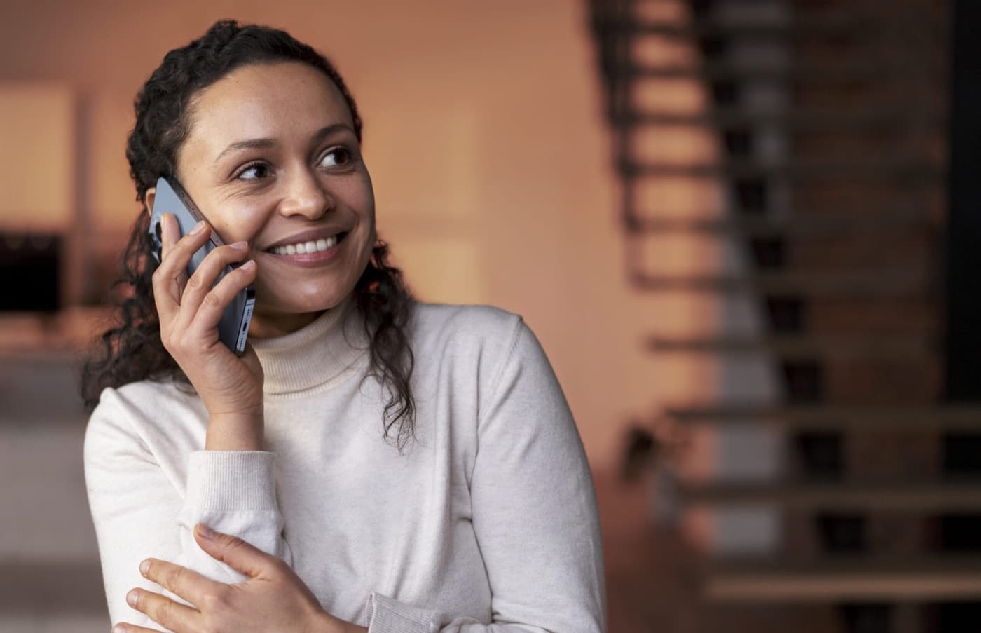 Client talking to Flash Guys Cleaning support on the phone in Los Angeles