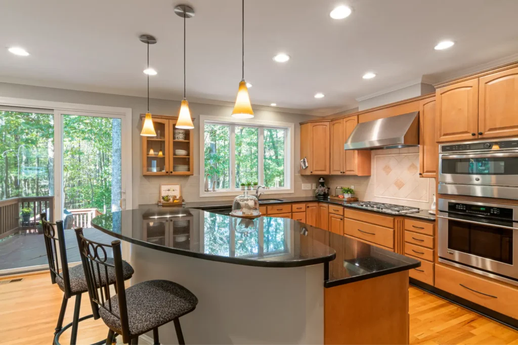 Deep cleaning service in Los Angeles, including scrubbing bathrooms, removing grease from kitchens, cleaning baseboards, and tackling hard-to-reach areas